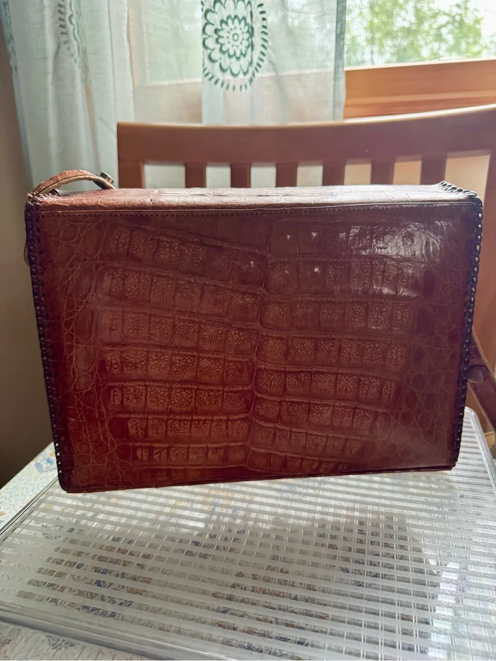Vintage Brown Crocodile-Embossed Leather Crossbody Bag with Gold Turn-Lock